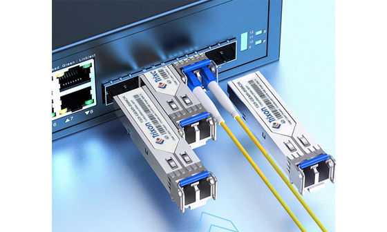 주문 CWDM4 2km 도달 1310nm 100G QSFP28 트랜시버 온라인 제품